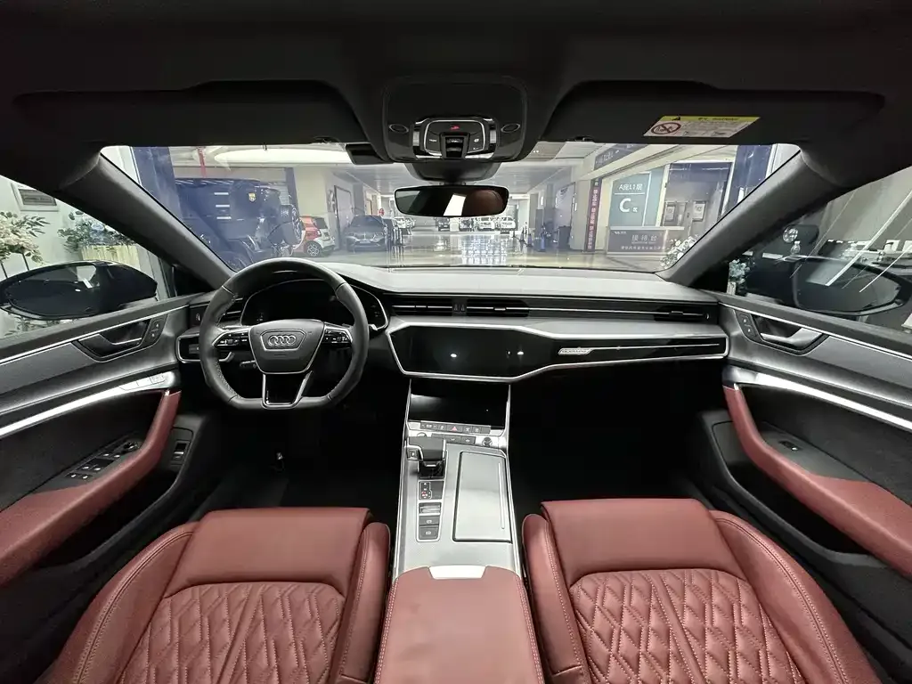 Audi A7L — фото 6