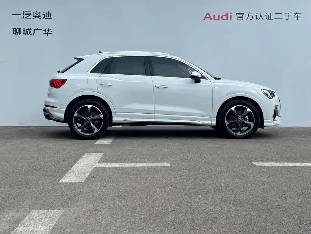 Audi Q3 — фото 10