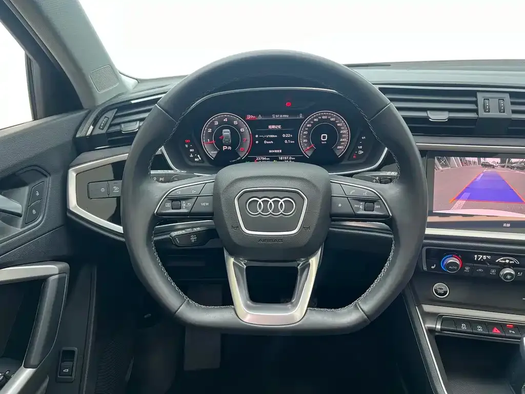 Audi Q3 — фото 9