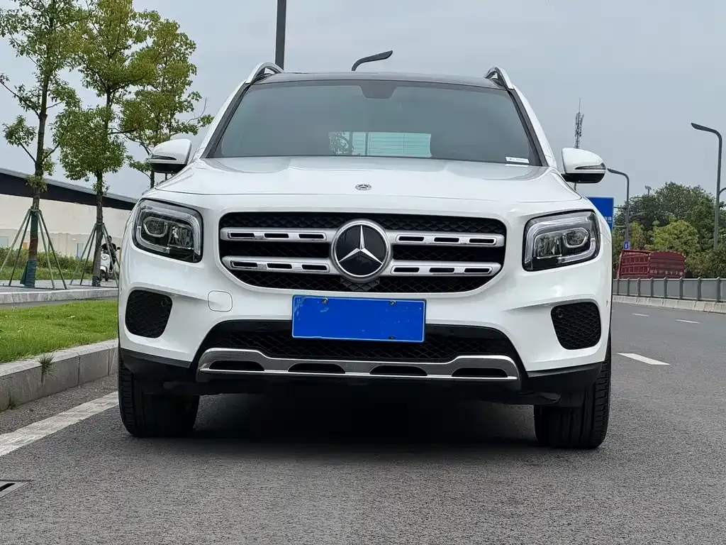Mercedes-Benz GLB — фото 10