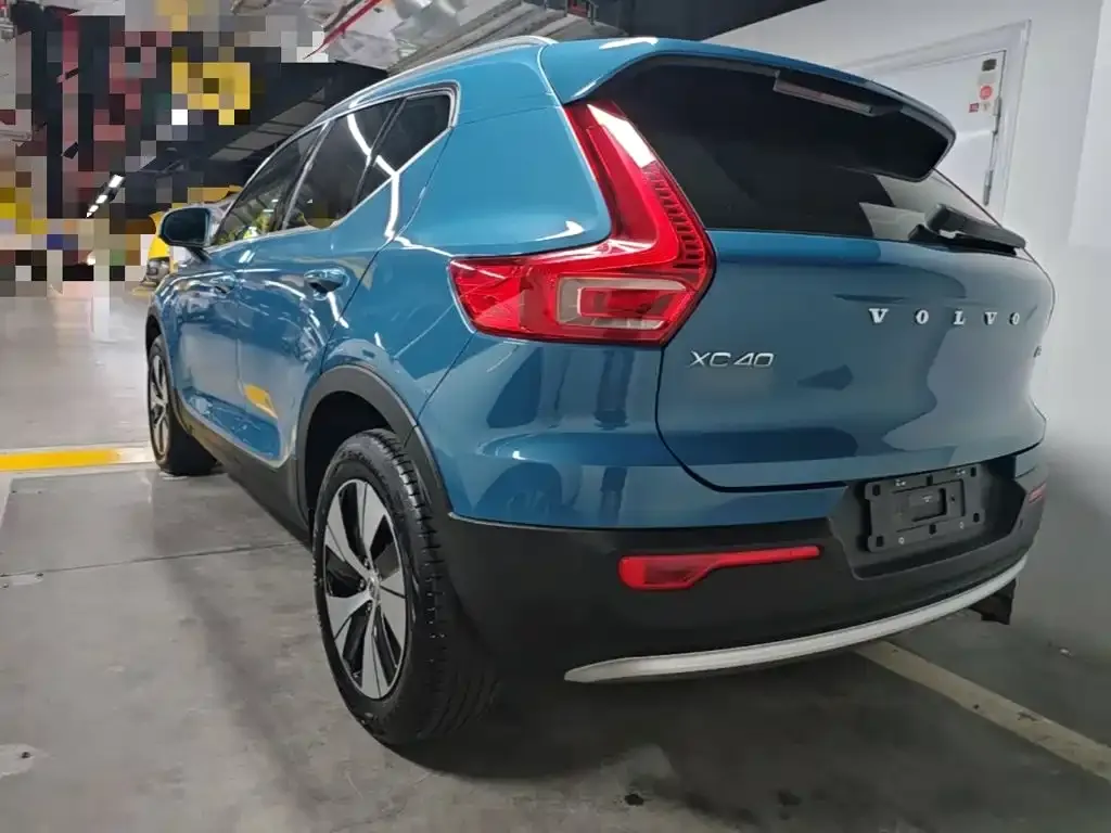 Volvo XC40 — фото 4