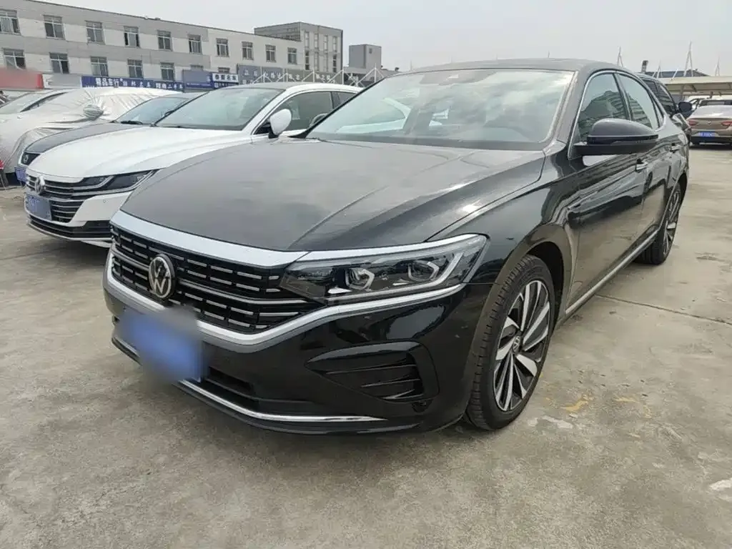 Volkswagen Passat — фото 1