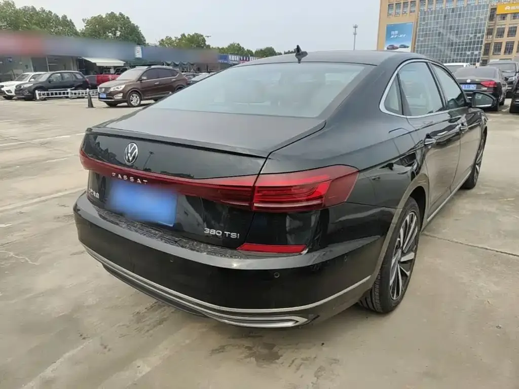 Volkswagen Passat — фото 9