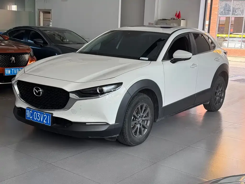Mazda CX-30 — фото 1