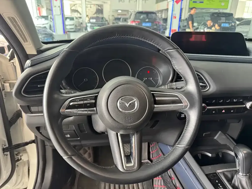 Mazda CX-30 — фото 4