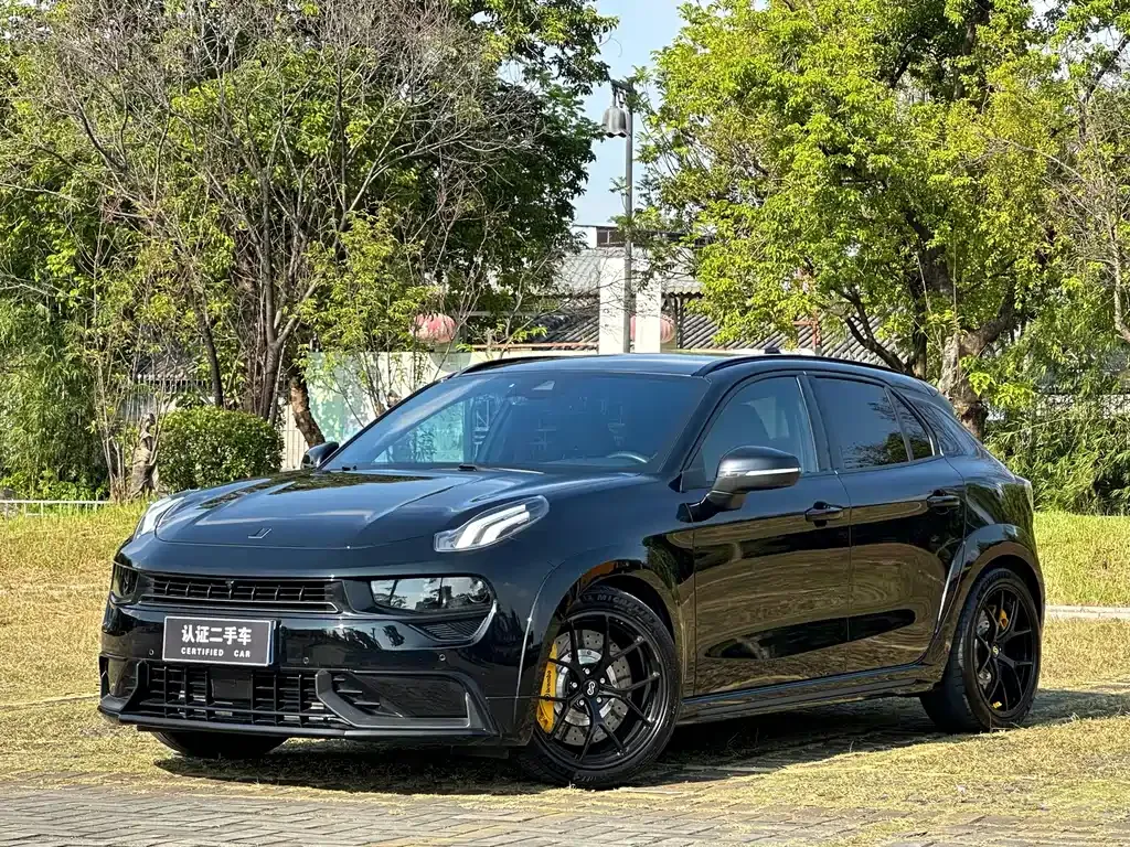 Lynk & Co 02 Hatchback — фото 1