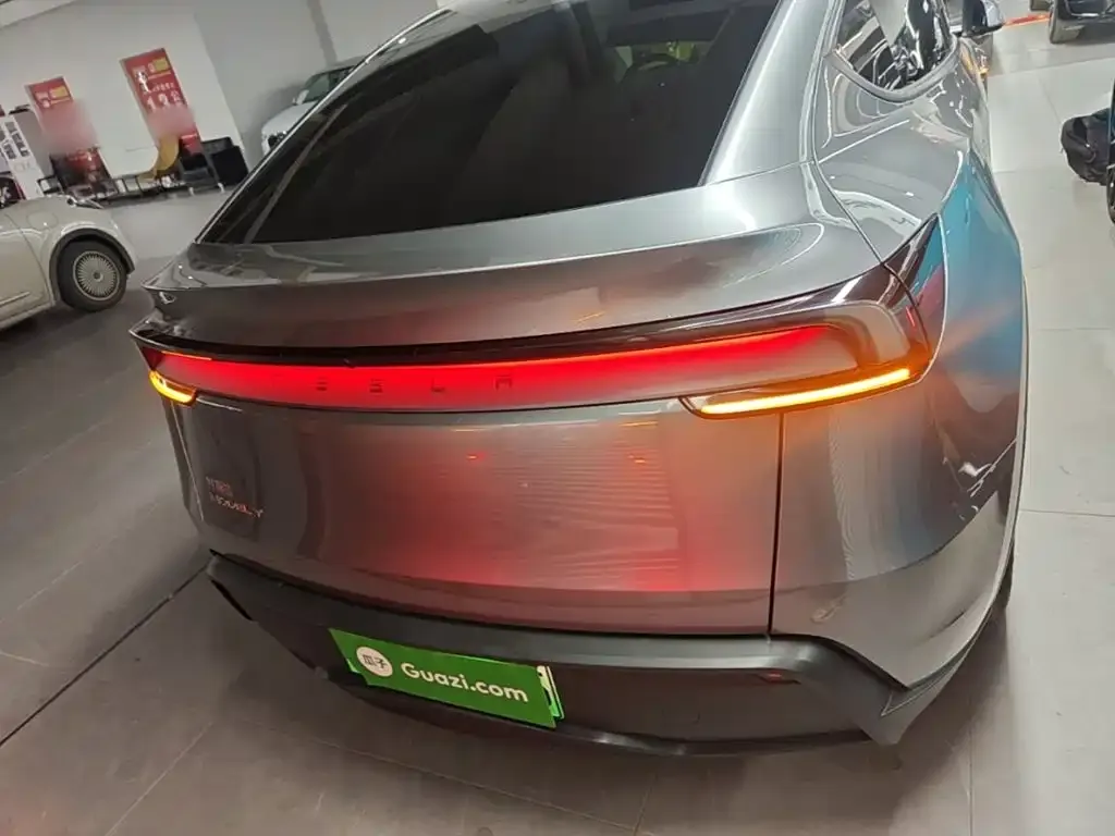 Tesla Model Y — фото 4