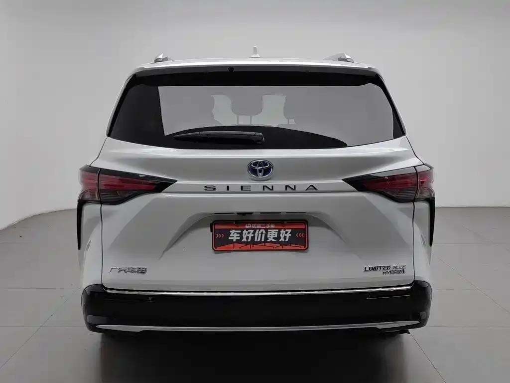 Toyota Sienna — фото 4