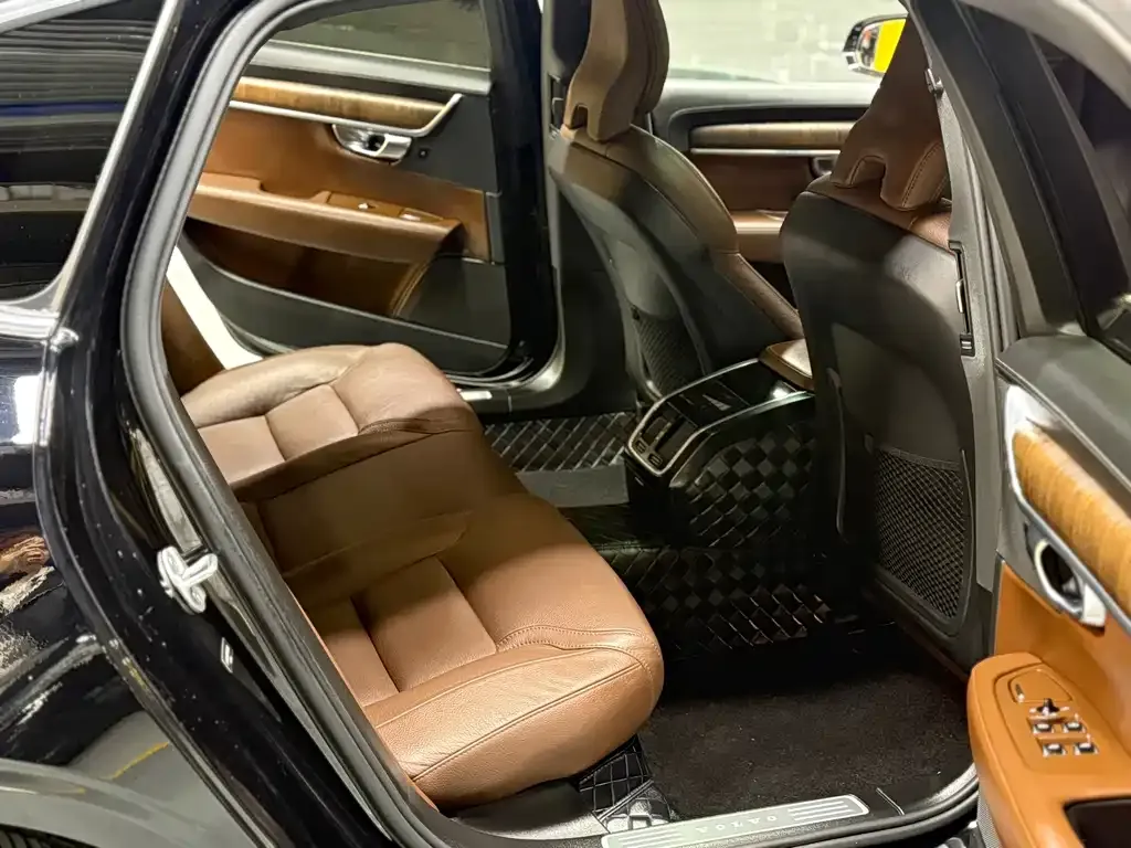 Volvo S90 — фото 10
