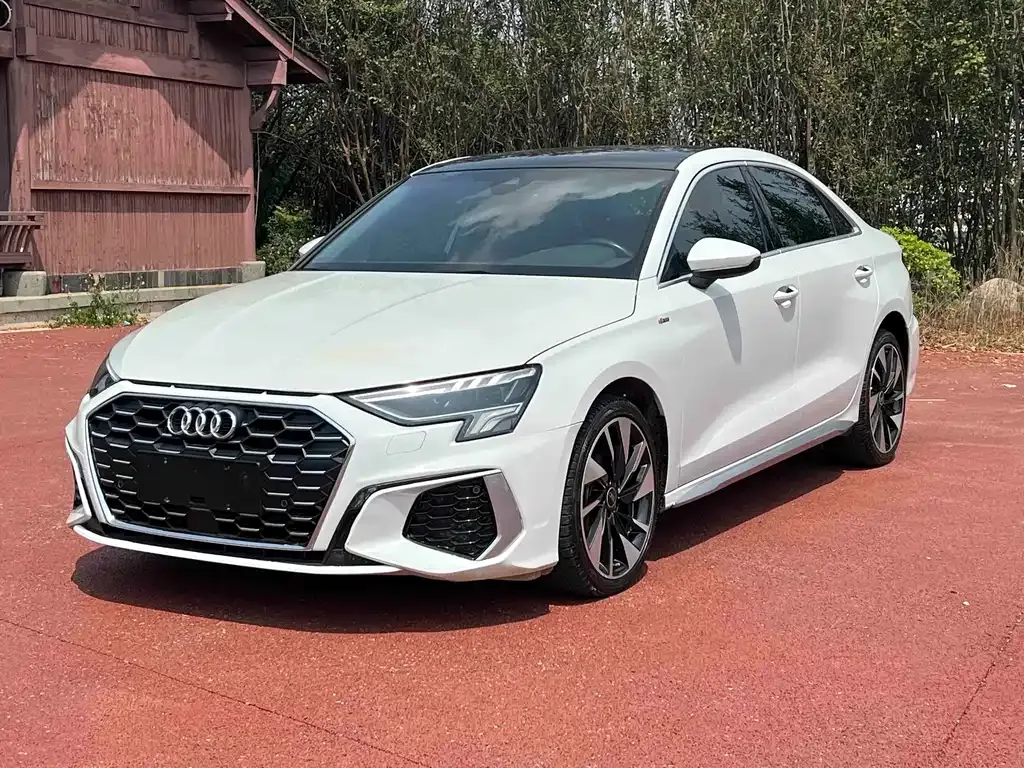 Audi A3 — фото 1