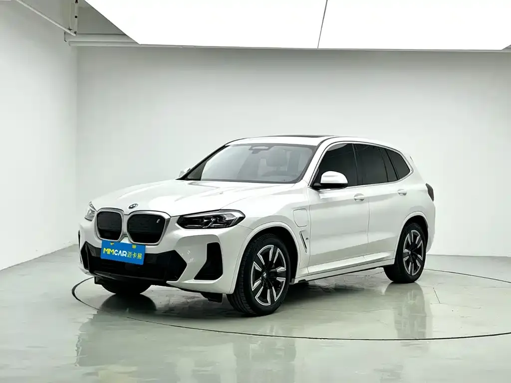 BMW iX3 — фото 1