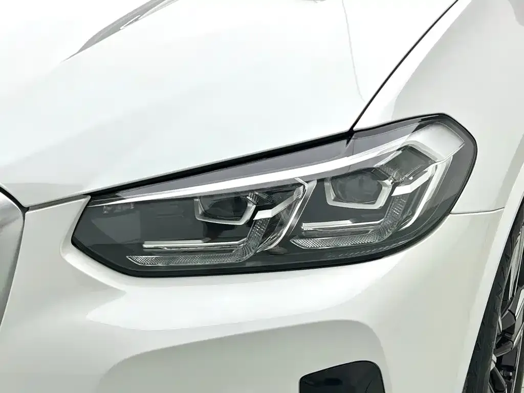 BMW iX3 — фото 6