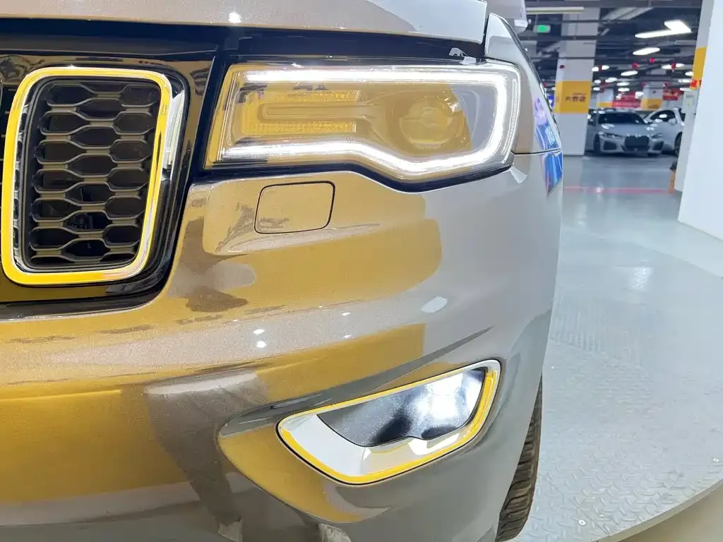 Jeep Grand Cherokee (Import) — фото 8