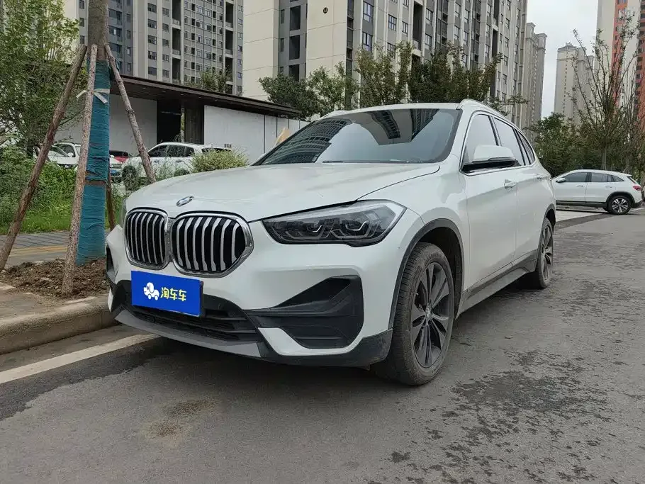 BMW X1 — фото 1