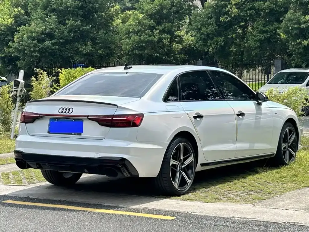 Audi A4L — фото 7