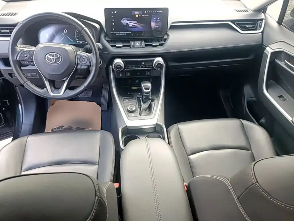 Toyota RAV4 — фото 7