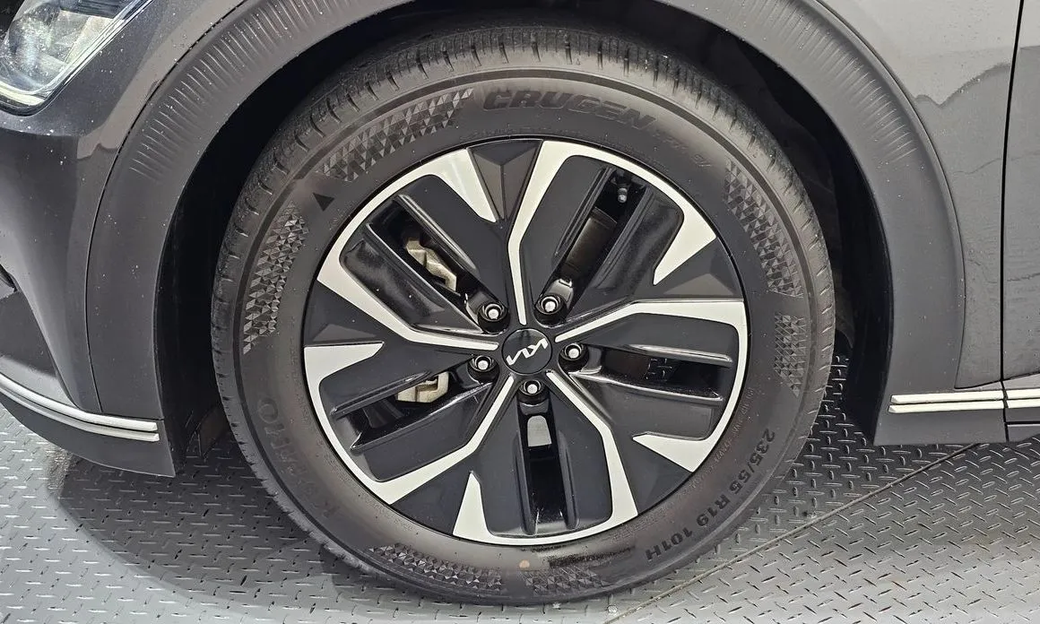 Kia EV6 — фото 9