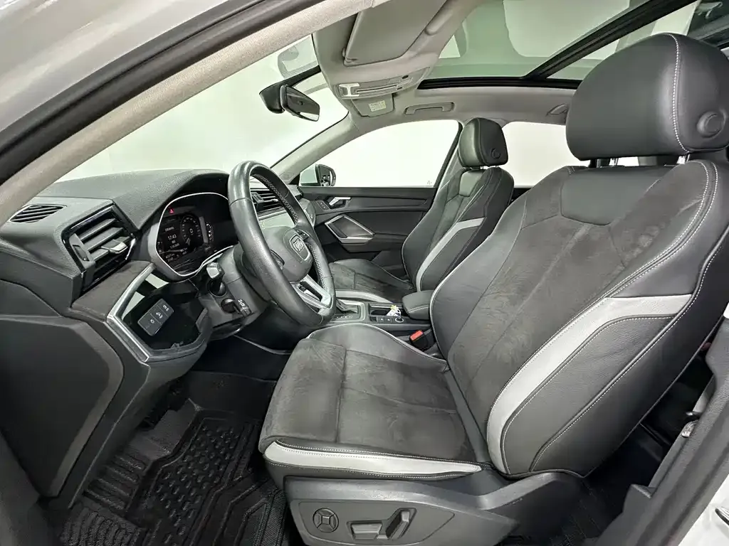 Audi Q3 — фото 10