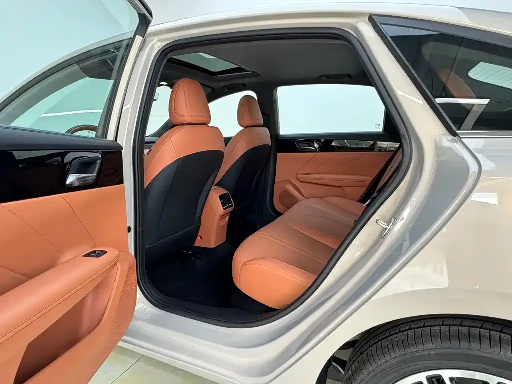 Roewe i6 — фото 9