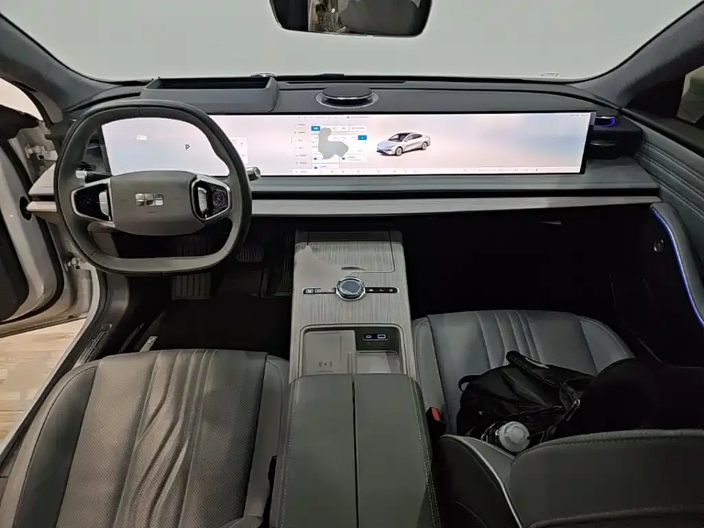 Geely Galaxy E8 — фото 1