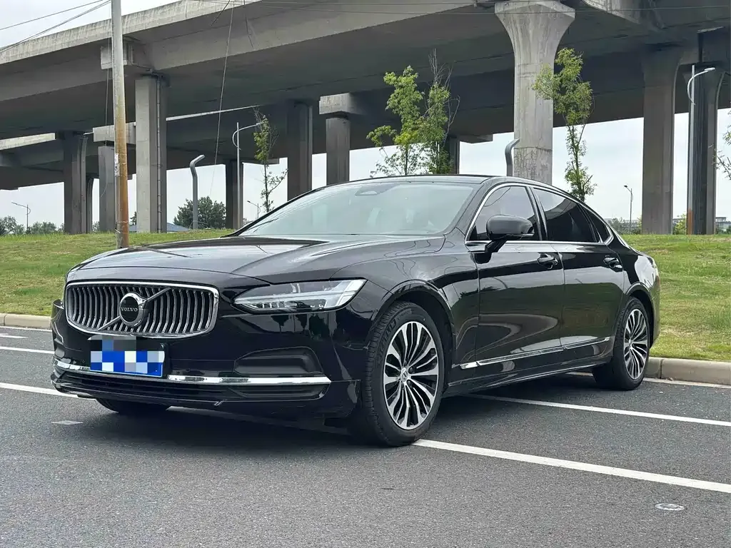 Volvo S90 — фото 1