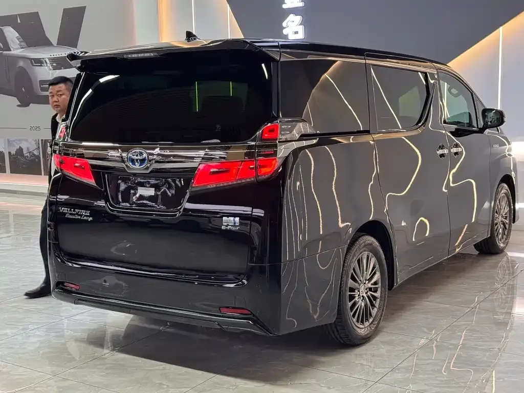 Toyota Vellfire — фото 5