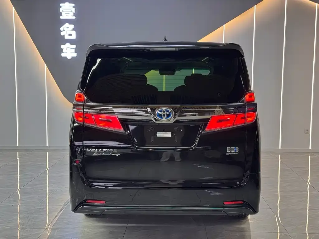 Toyota Vellfire — фото 4