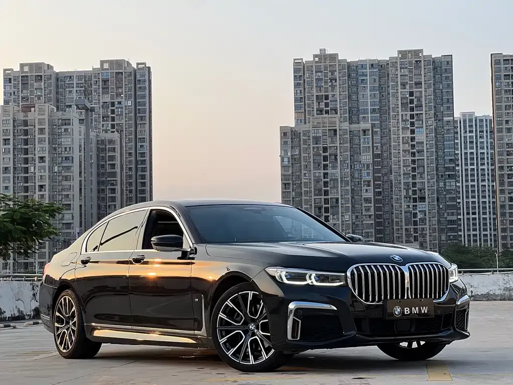 BMW 7 Series — фото 8