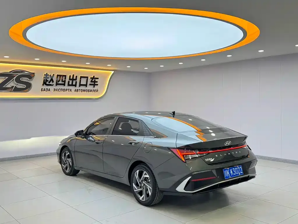 Hyundai Elantra — фото 5