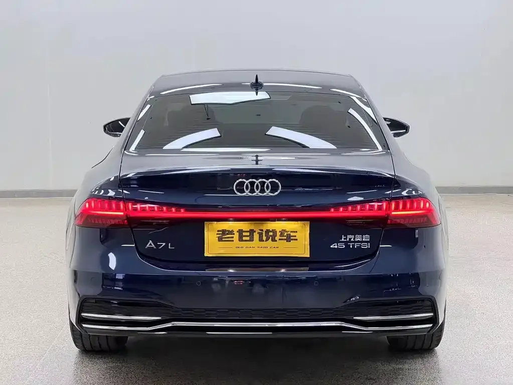 Audi A7L — фото 9