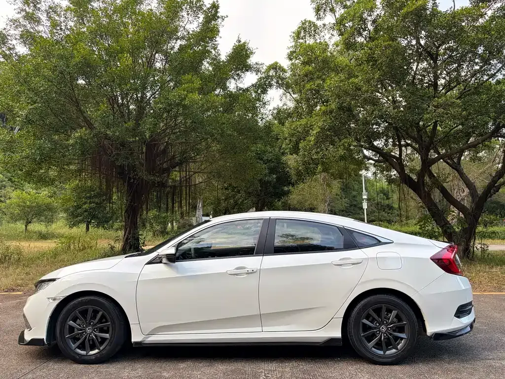 Honda Civic — фото 6