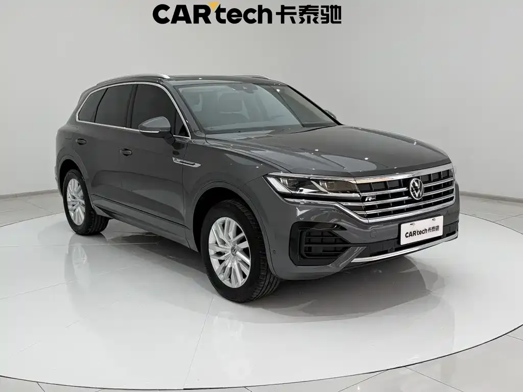 Volkswagen Touareg — фото 10