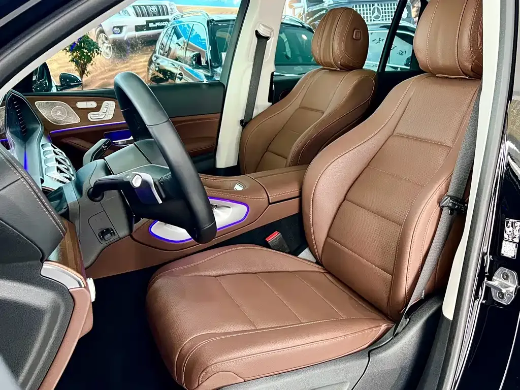 Mercedes-Benz GLS — фото 9