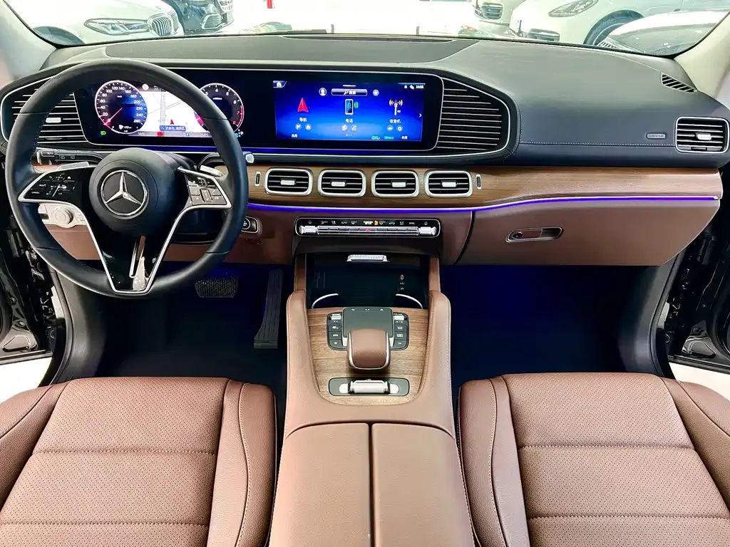 Mercedes-Benz GLS — фото 8