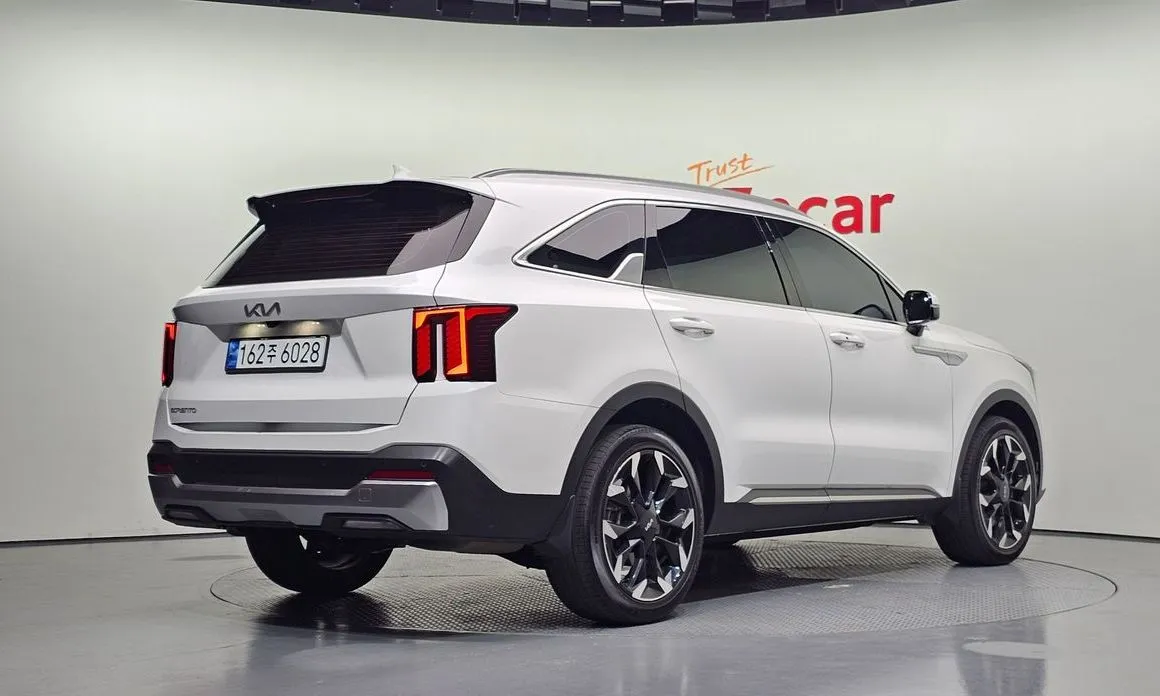 Kia Sorento — фото 9
