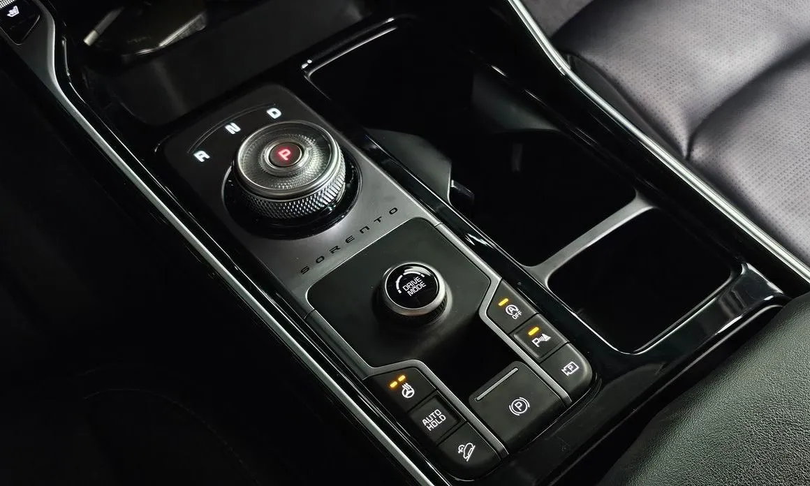 Kia Sorento — фото 5