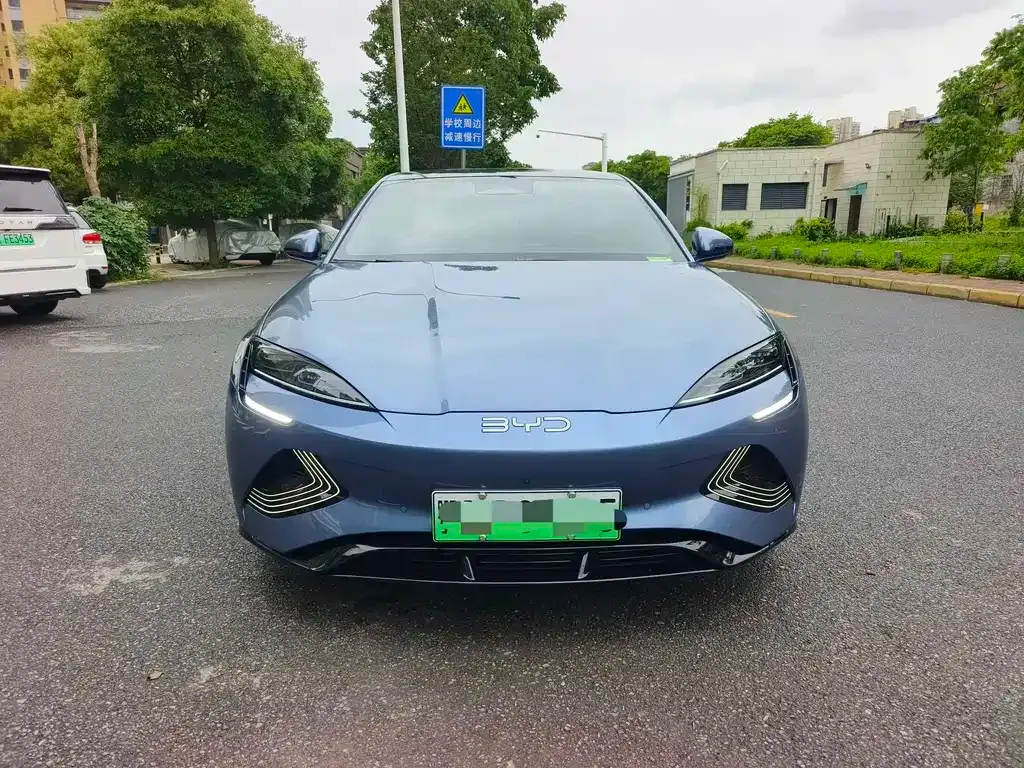 BYD Seal — фото 8