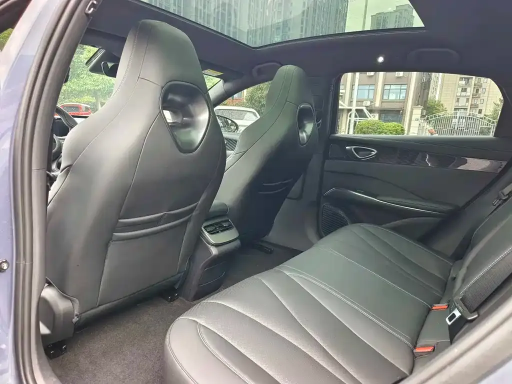 BYD Seal — фото 3