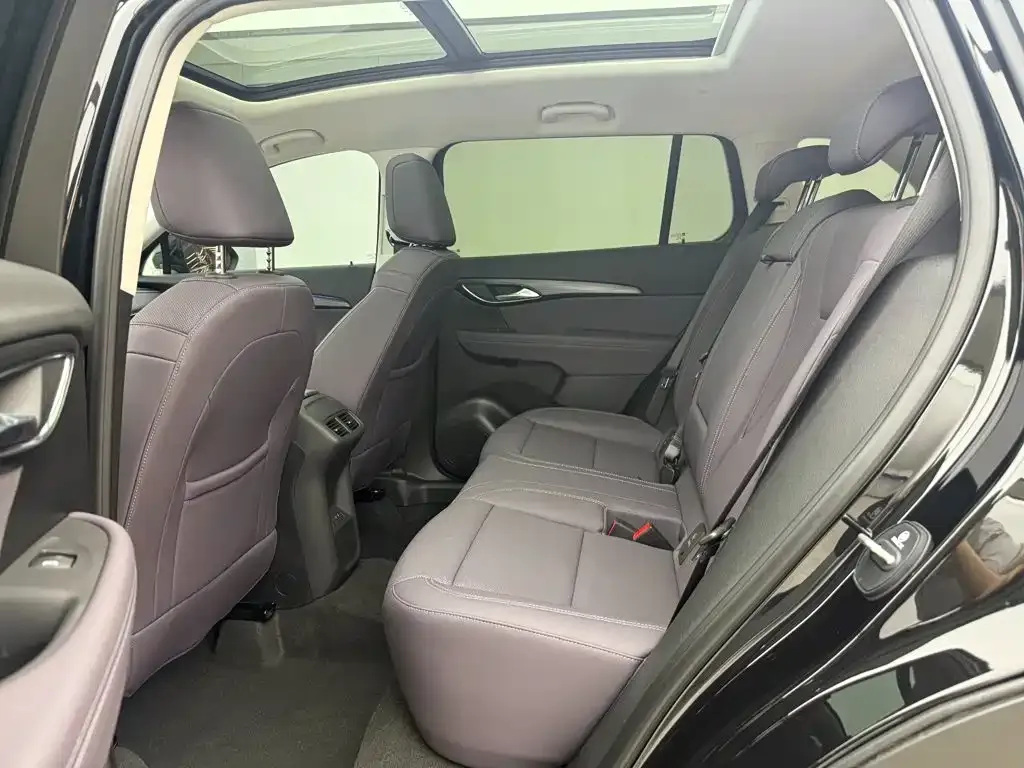 Buick Envision Plus — фото 5