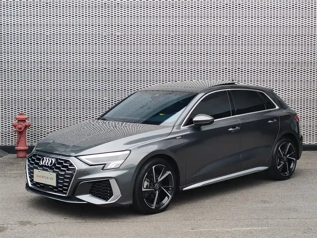 Audi A3 — фото 1