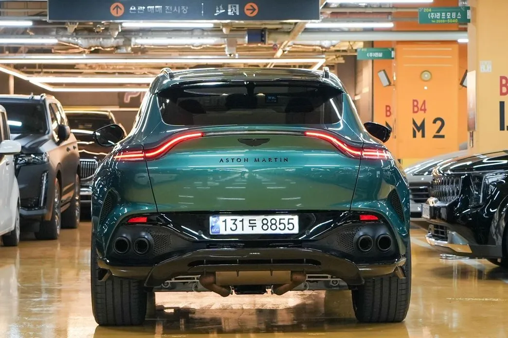 Aston Martin DBX — фото 5