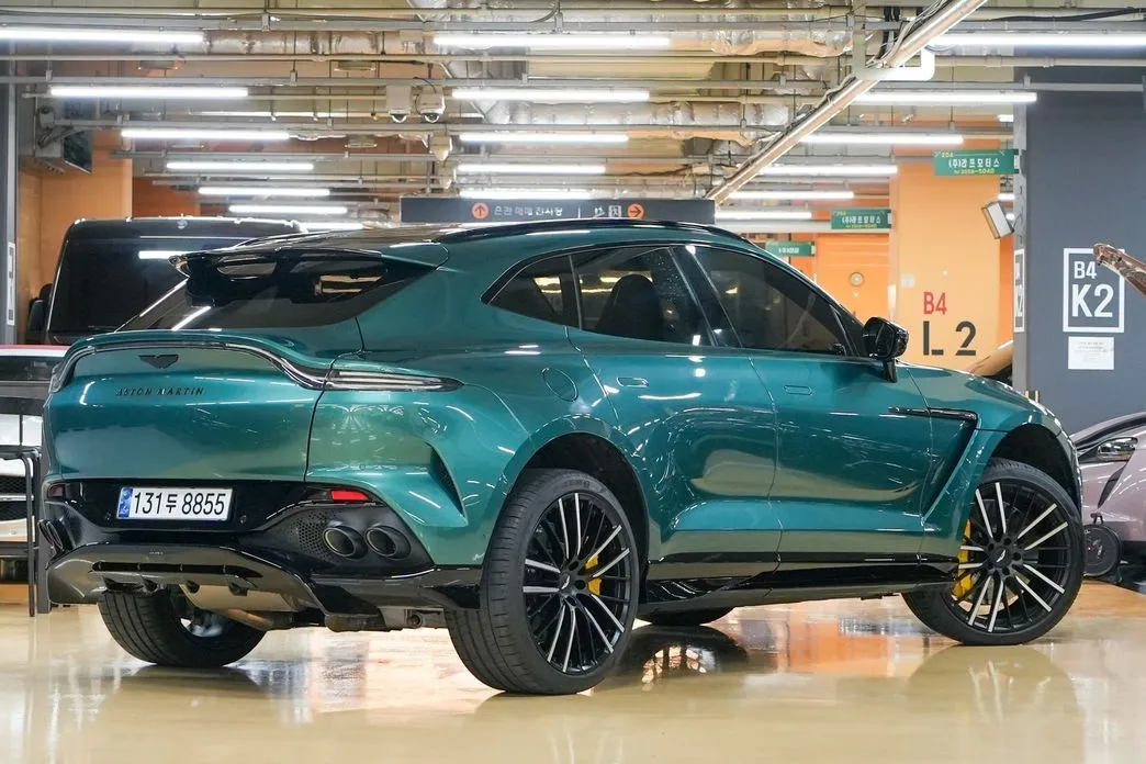 Aston Martin DBX — фото 6