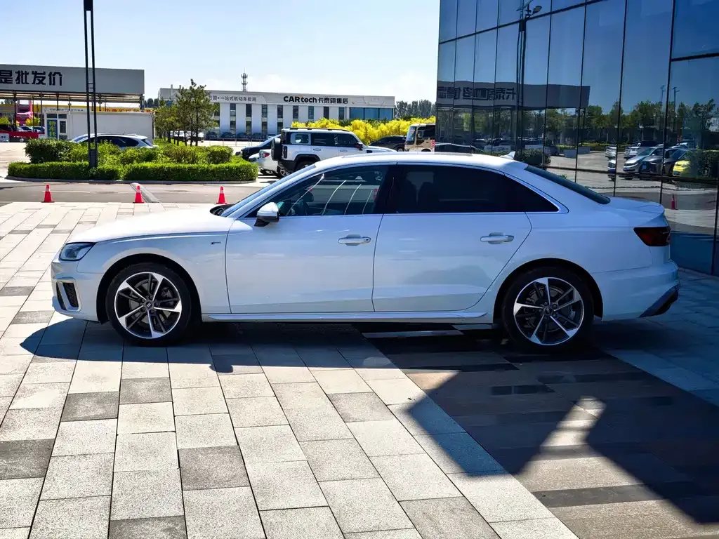 Audi A4L — фото 5
