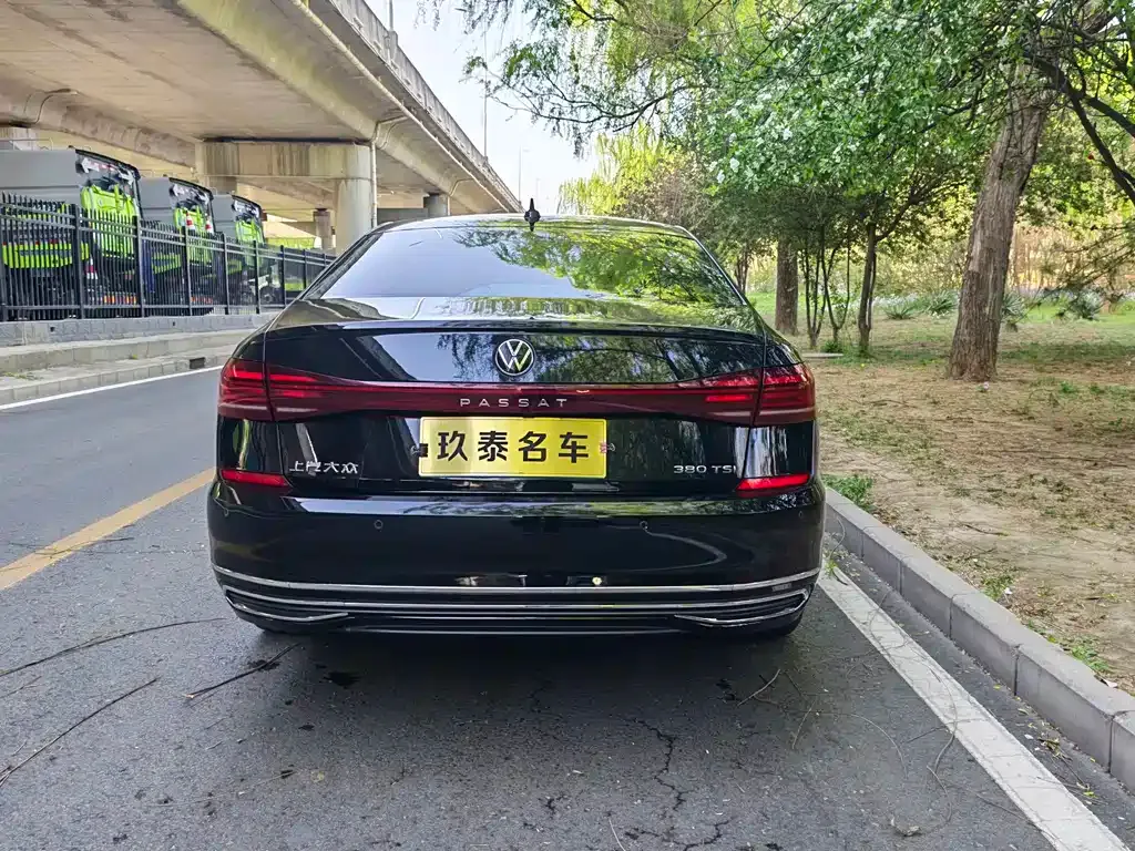 Volkswagen Passat — фото 7