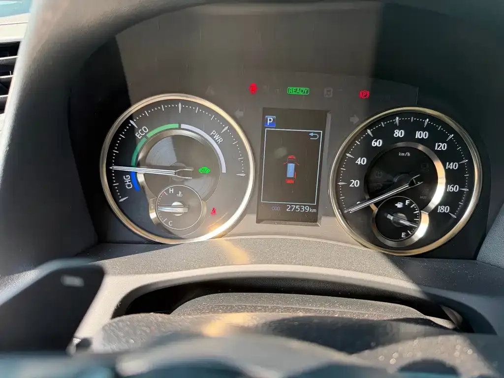 Toyota Alphard — фото 4