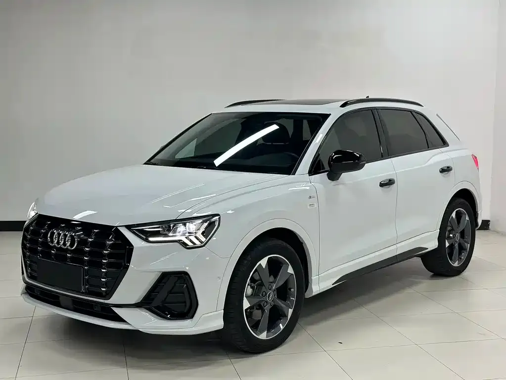 Audi Q3 — фото 1