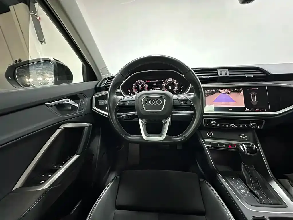 Audi Q3 — фото 10