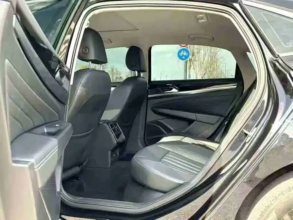 Volkswagen Passat — фото 3