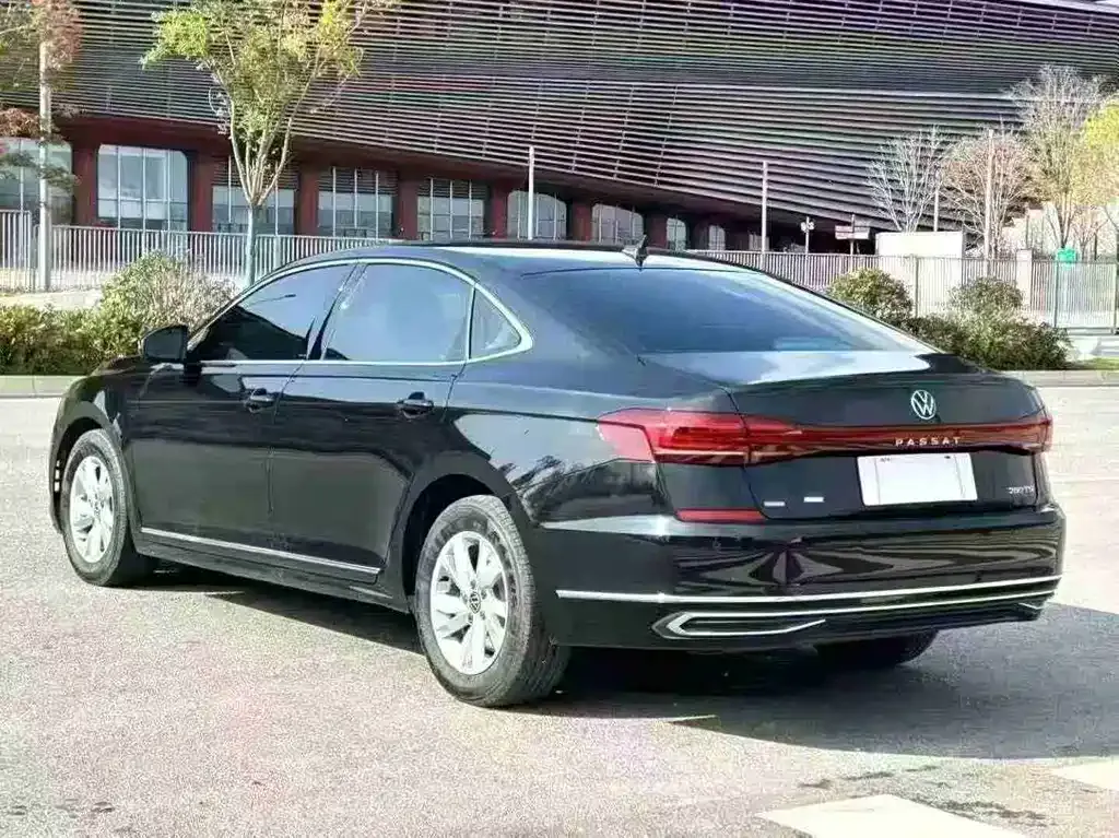 Volkswagen Passat — фото 9