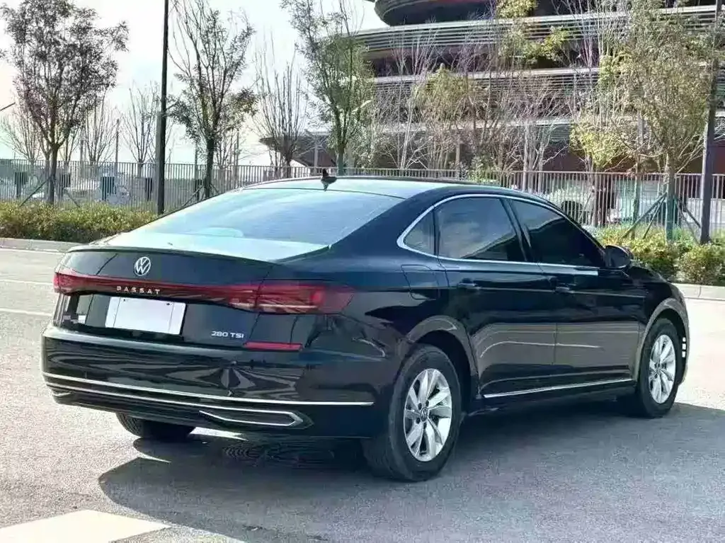 Volkswagen Passat — фото 6